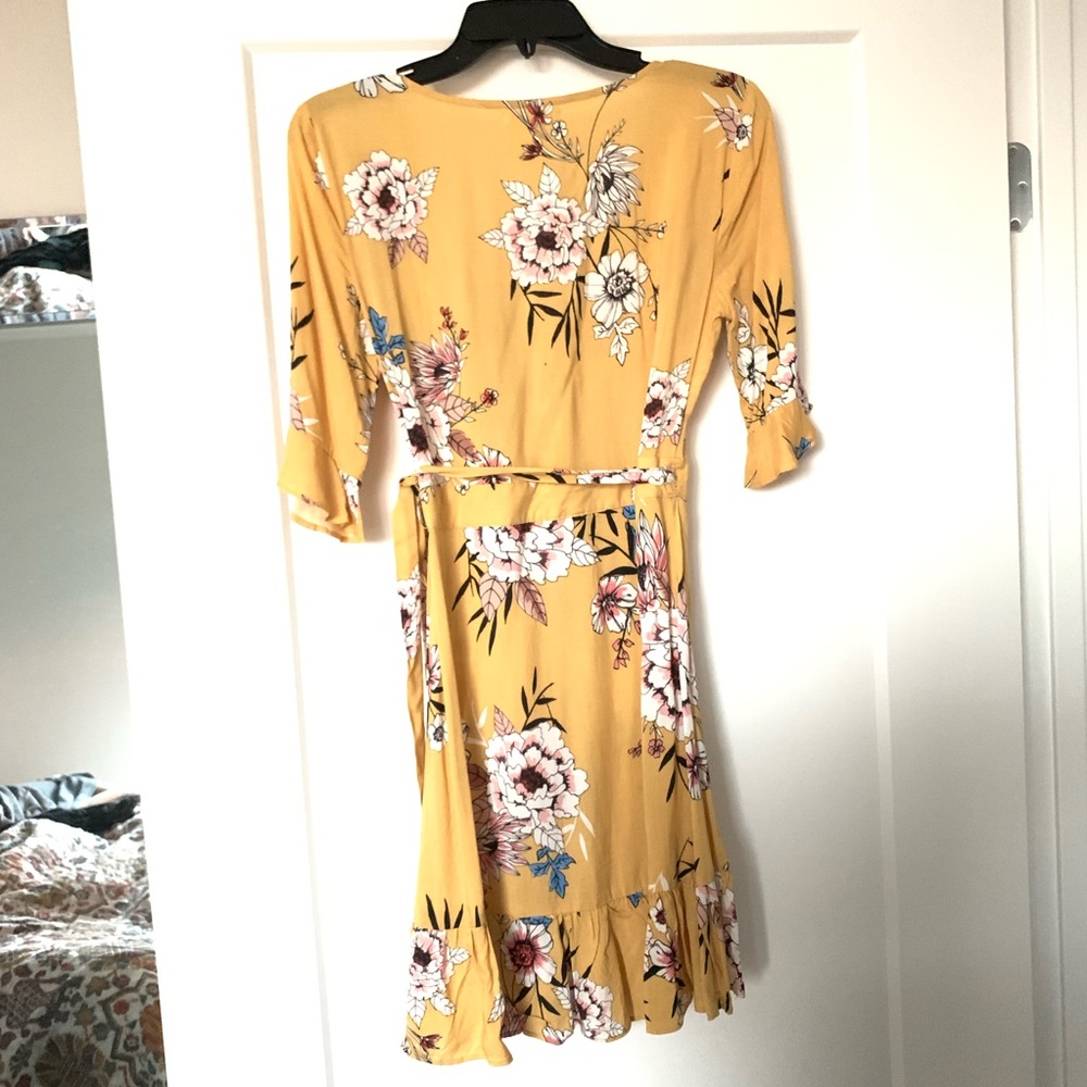 NWT Socialite Wrap Dress in Canary Yellow - Picture 5 of 5